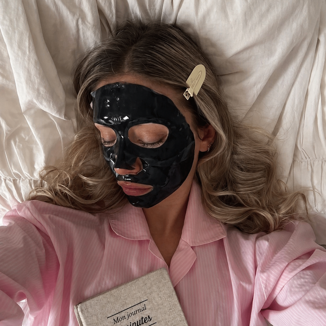 Black Charcoal Gel Mask | Mascarilla de Carbón Purificante