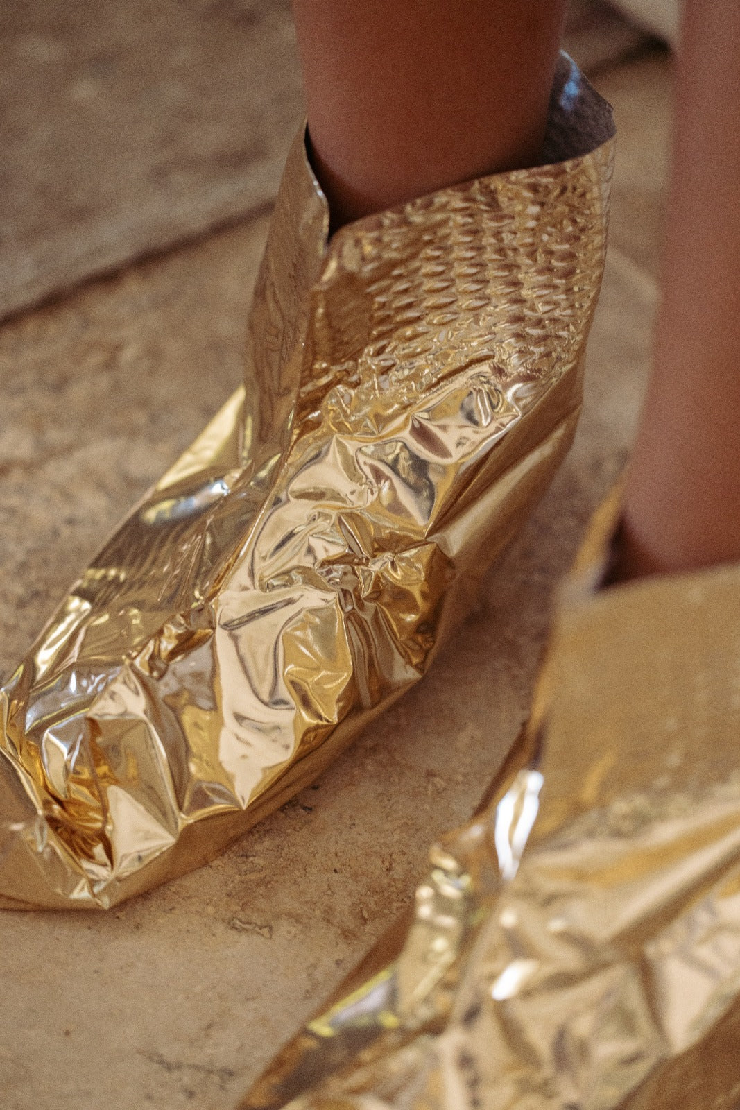 Gold wrapping foot mask “peptide”