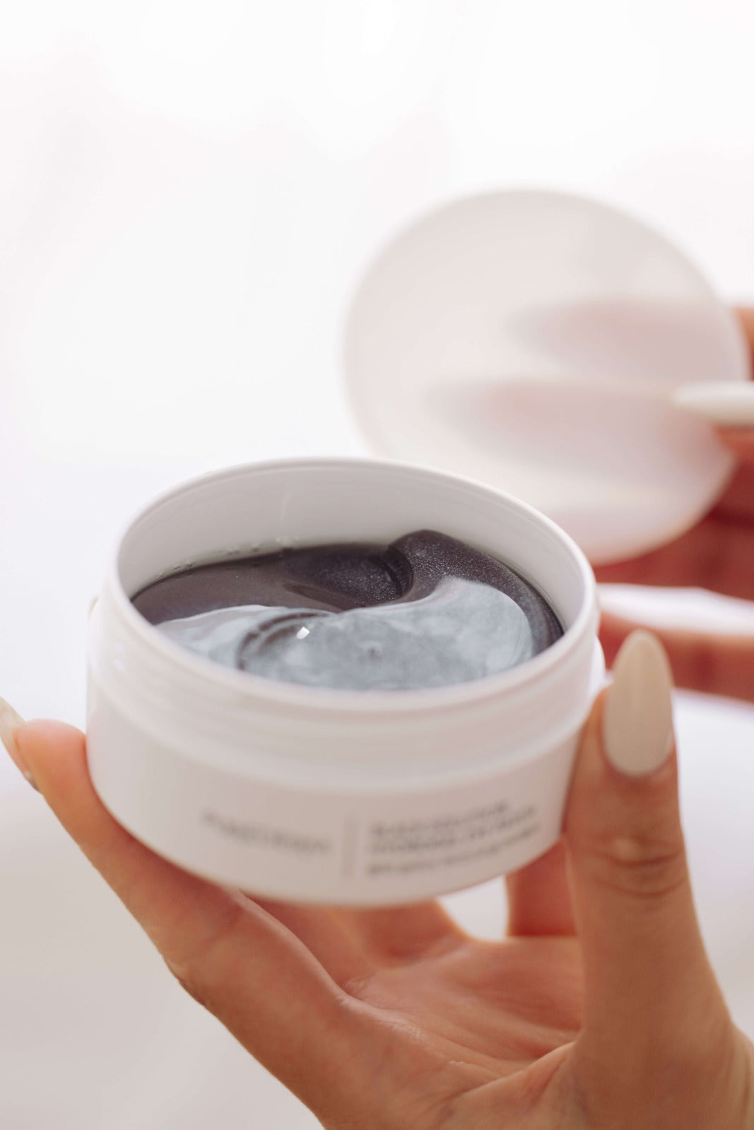 Black solution hydrogel eye patches – Parches hydrogel ojeras de cansancio