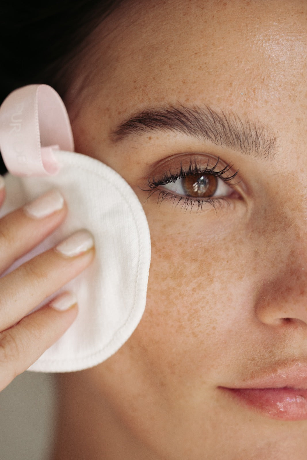 Micellar cleansing water – Agua micelar con ácido hialurónico